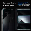 Spigen Glas.TR EZ Fit Privacy iPhone 15 Plus betekintésgátló edzett üvegfólia, felrakó kerettel