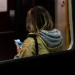 HOFI ANTI SPY GLASS PRO+ iPhone 12/12 PRO PRIVACY, betekintés védett üvegfólia, fekete