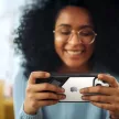 Ugreen Fusion Kickstand tok iPhone 13 Pro kemény borítás gélkerettel és állvánnyal, fekete